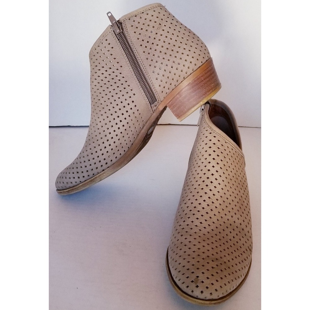 LUCKY BRAND Women 7.5 BEIGE Perforated Suede Leather Booties Ankle Boots Western
